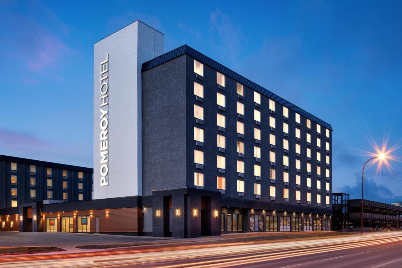 Pomeroy Hotel & Conference Centre グランド・プレーリー エクステリア 写真