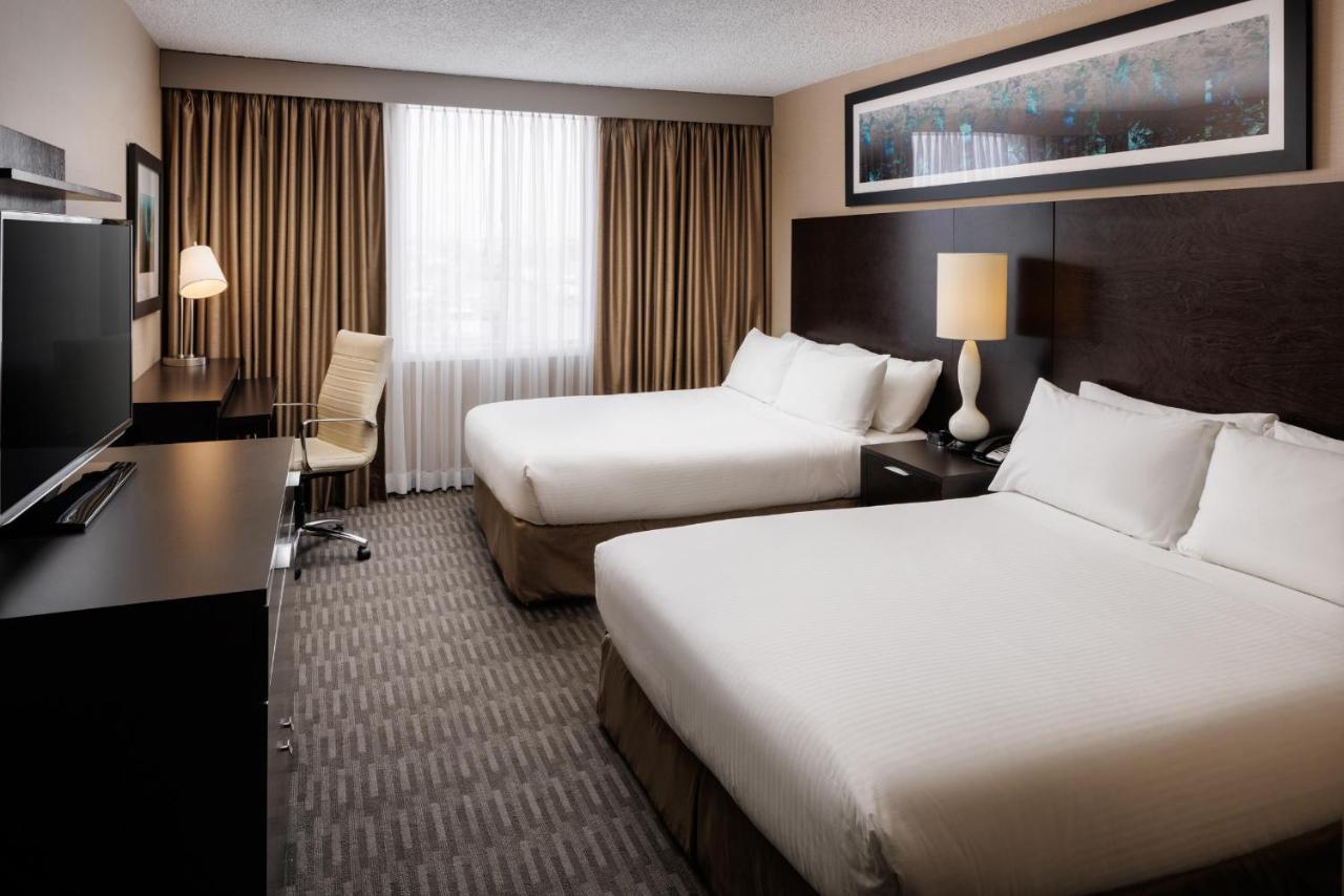 Pomeroy Hotel & Conference Centre グランド・プレーリー エクステリア 写真