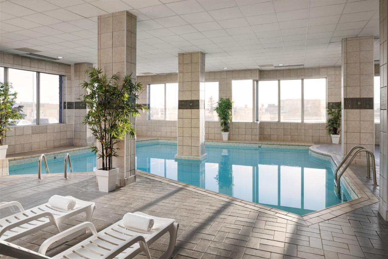 Pomeroy Hotel & Conference Centre グランド・プレーリー エクステリア 写真