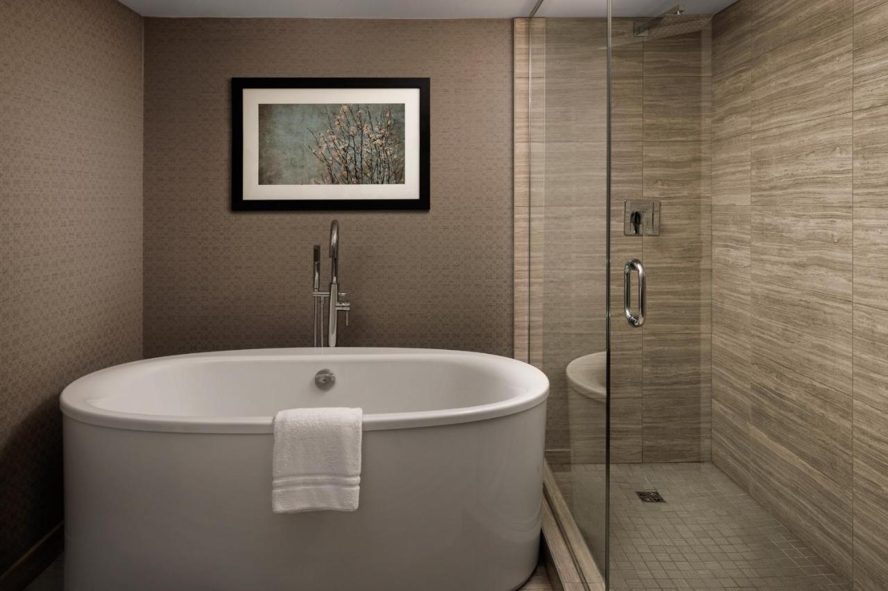 Pomeroy Hotel & Conference Centre グランド・プレーリー エクステリア 写真