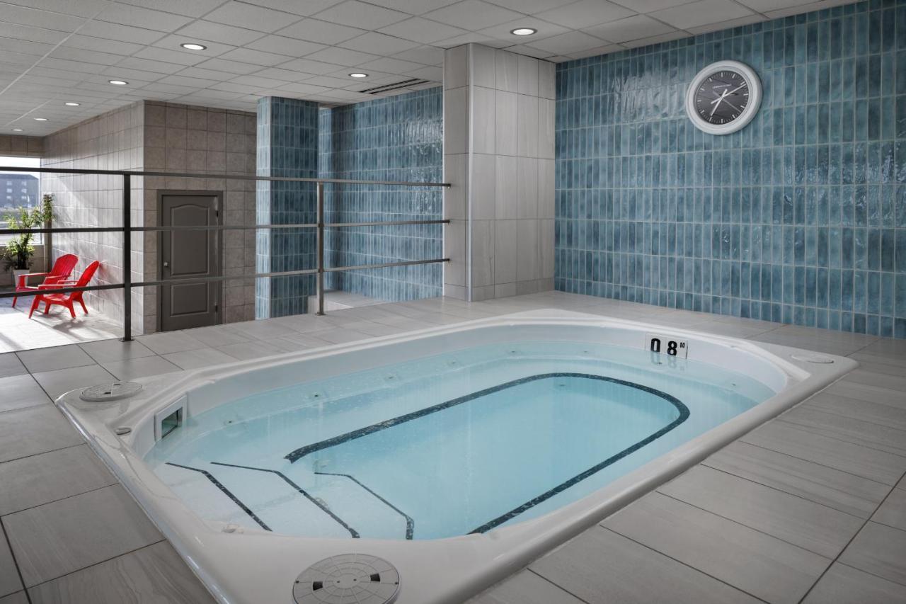 Pomeroy Hotel & Conference Centre グランド・プレーリー エクステリア 写真