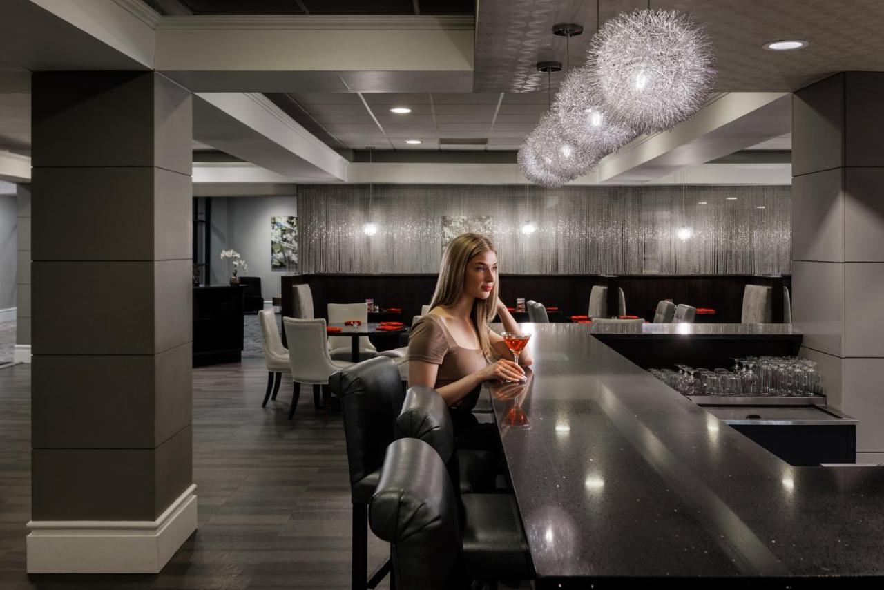Pomeroy Hotel & Conference Centre グランド・プレーリー エクステリア 写真