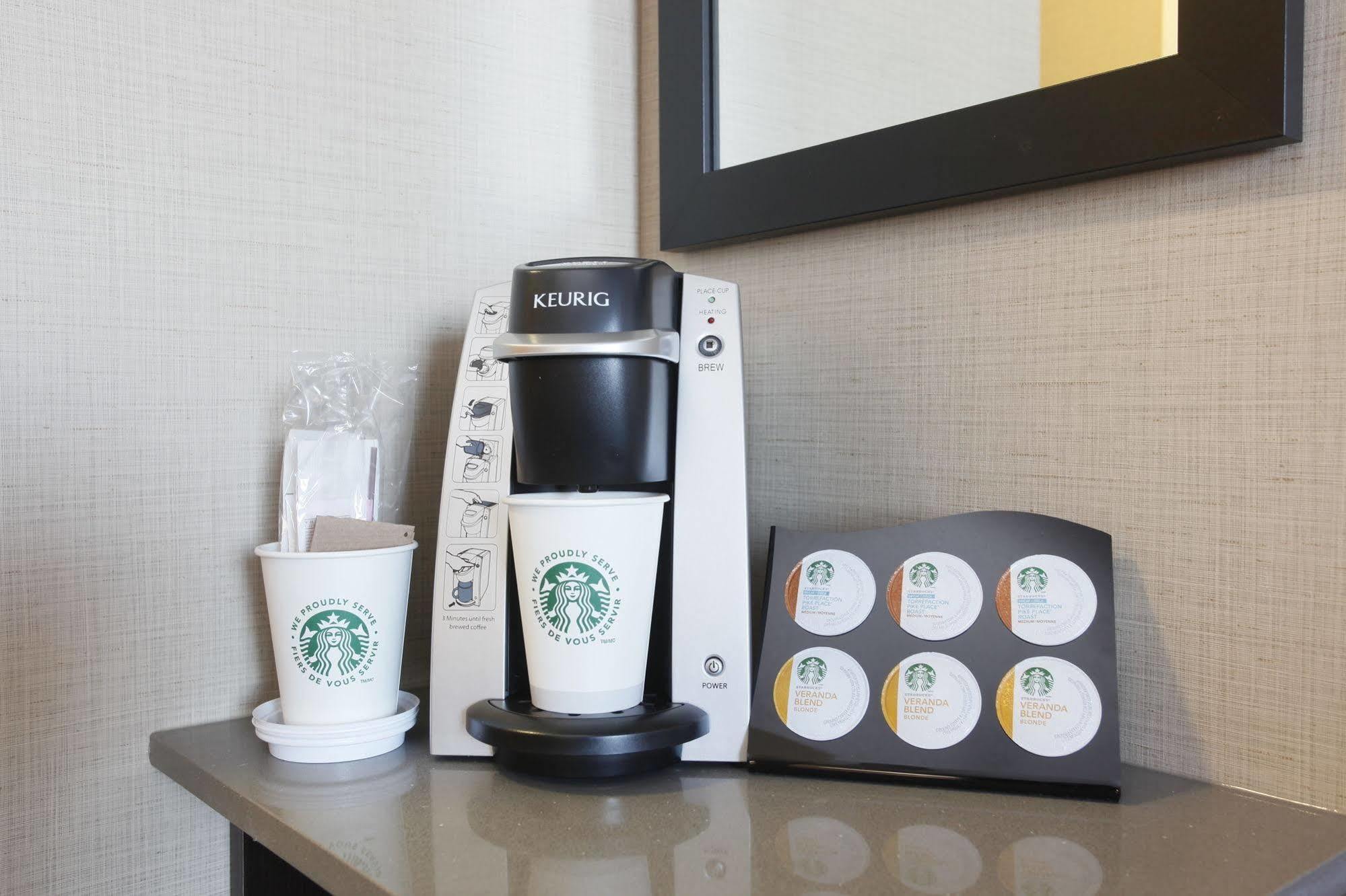 Pomeroy Hotel & Conference Centre グランド・プレーリー エクステリア 写真
